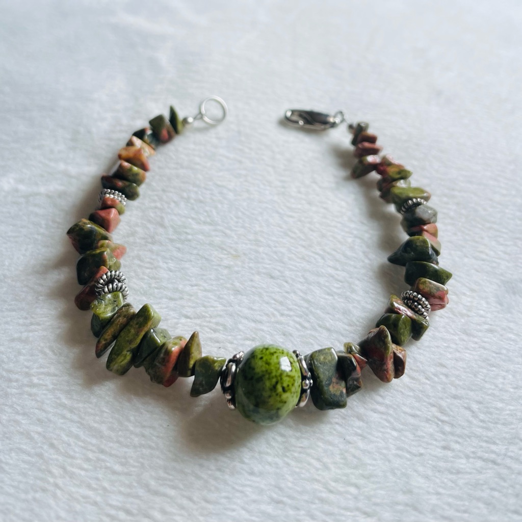 Brand New Elegant Gemstone Chip Beads With Silver Toned Findings Bracelet 28$